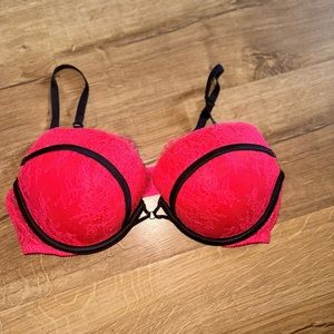 Victoria’s Secret Very Sexy bra